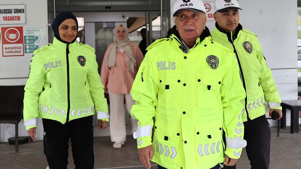 Samsun'da Huzurevi Sakininin Trafik Polisi Olma Hayali Gerçekleşti