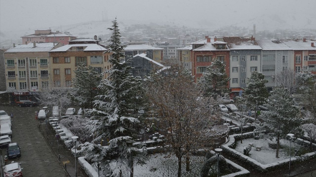 Samsun'da Kar Yağışı Etkisini Artırıyor