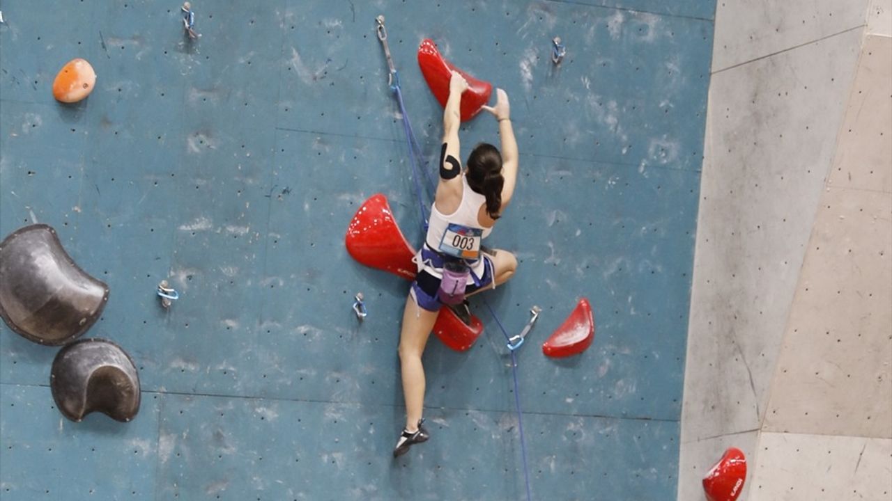 Samsun'da Spor Tırmanış Gençler Türkiye Şampiyonası Tamamlandı