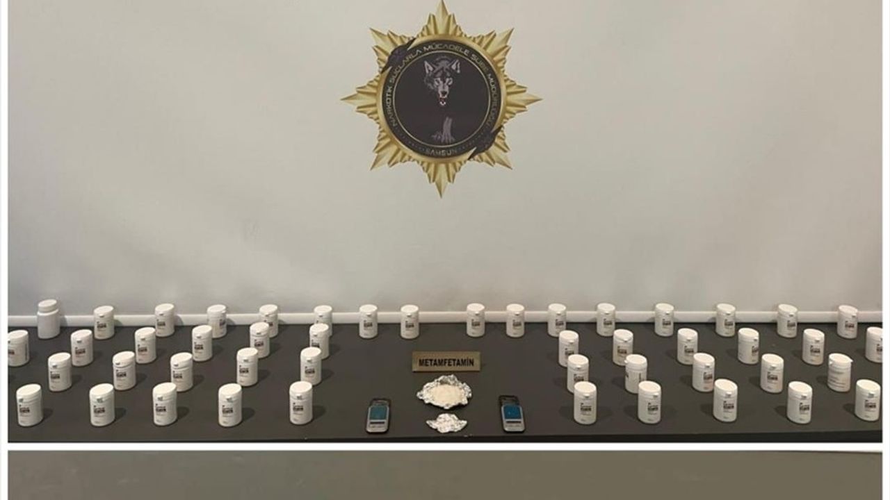 Samsun'da Uyuşturucu Operasyonu: 2 Bin 599 Sentetik Ecza Hapı Ele Geçirildi