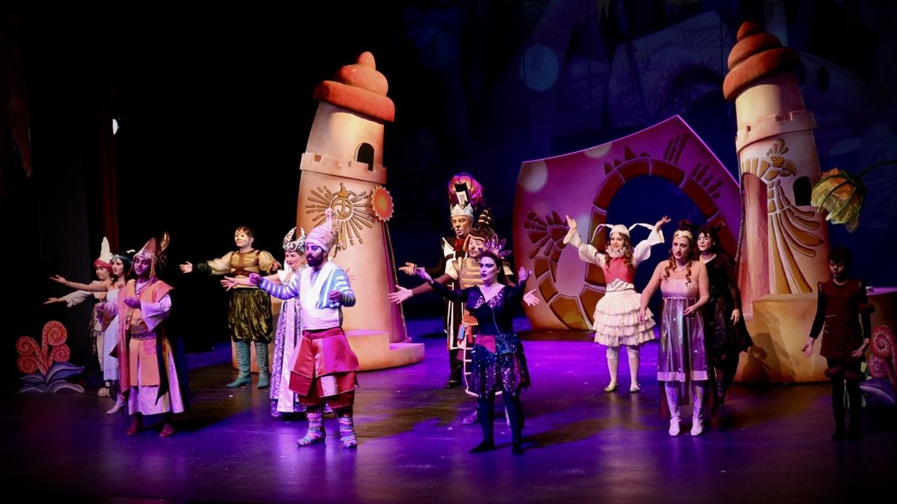 Samsun Devlet Opera ve Balesi 'Masal Şatosu' Müzikalini Sahneledi
