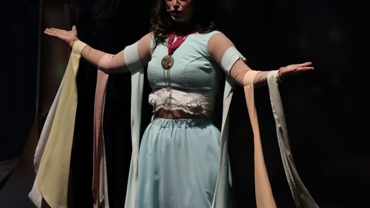 Samsun Devlet Opera ve Balesi 'Masal Şatosu' Müzikalini Sahneledi