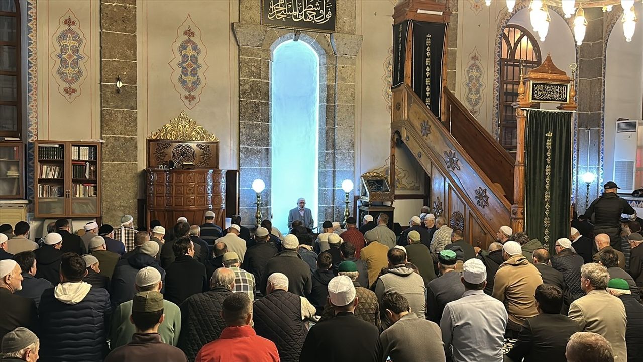 Samsun İlkadım'da Kadir Gecesi Coşkuyla İdrak Edildi