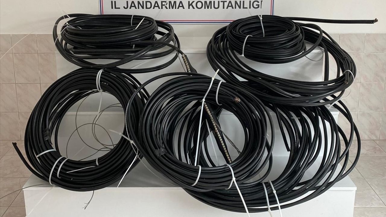 Samsun'un Bafra İlçesinde Enerji Nakil Kablosu Hırsızlığına Suçüstü Operasyonu