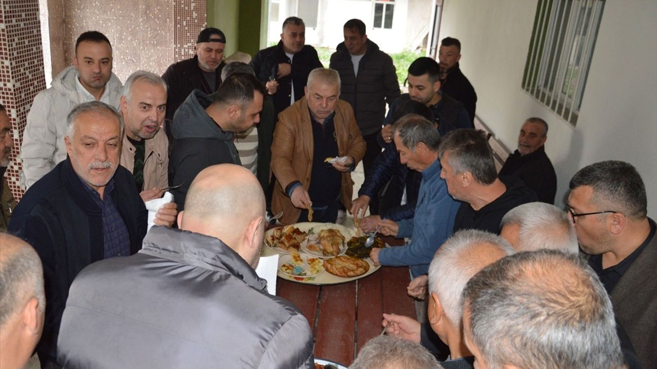 Samsun'un Havza İlçesinde Bayram Namazı Sonrası Kahvaltı Geleneği Devam Ediyor