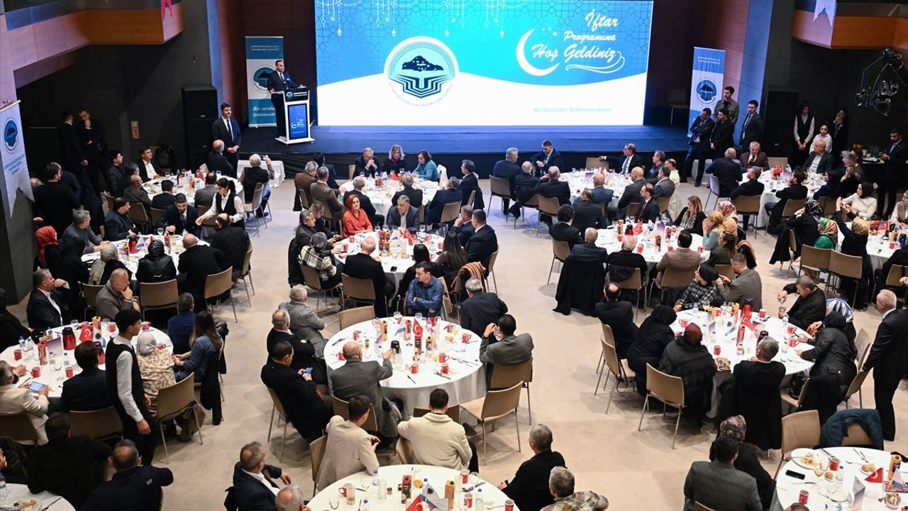 Sanayi ve Teknoloji Bakanı Kacır, Türk Gençliğine Vurgu Yaptı