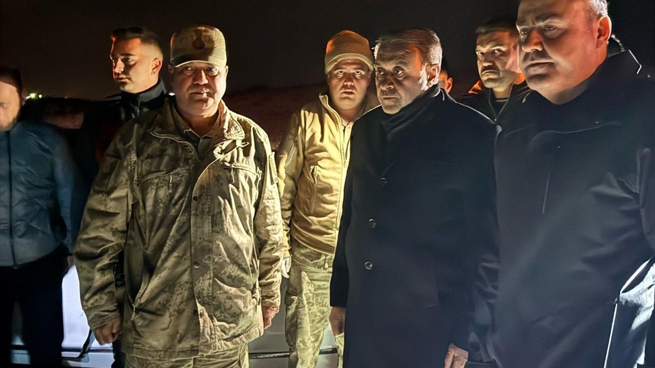 Şanlıurfa'da İki Otomobilin Çarpışması Sonucu 4 Kişi Hayatını Kaybetti