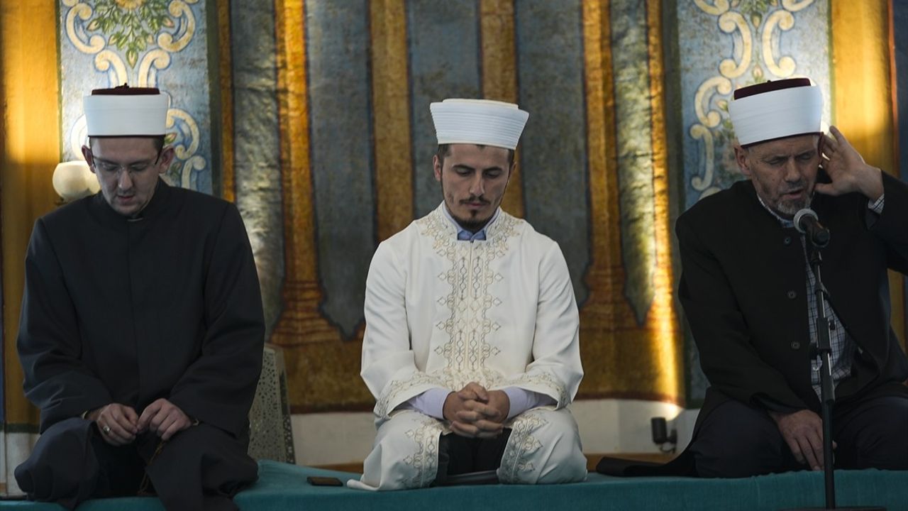 Saraybosna'da Ramazan: Türk Hafız Selçuk Gültekin Hünkar Camisi'nde Kur'an Okuyor