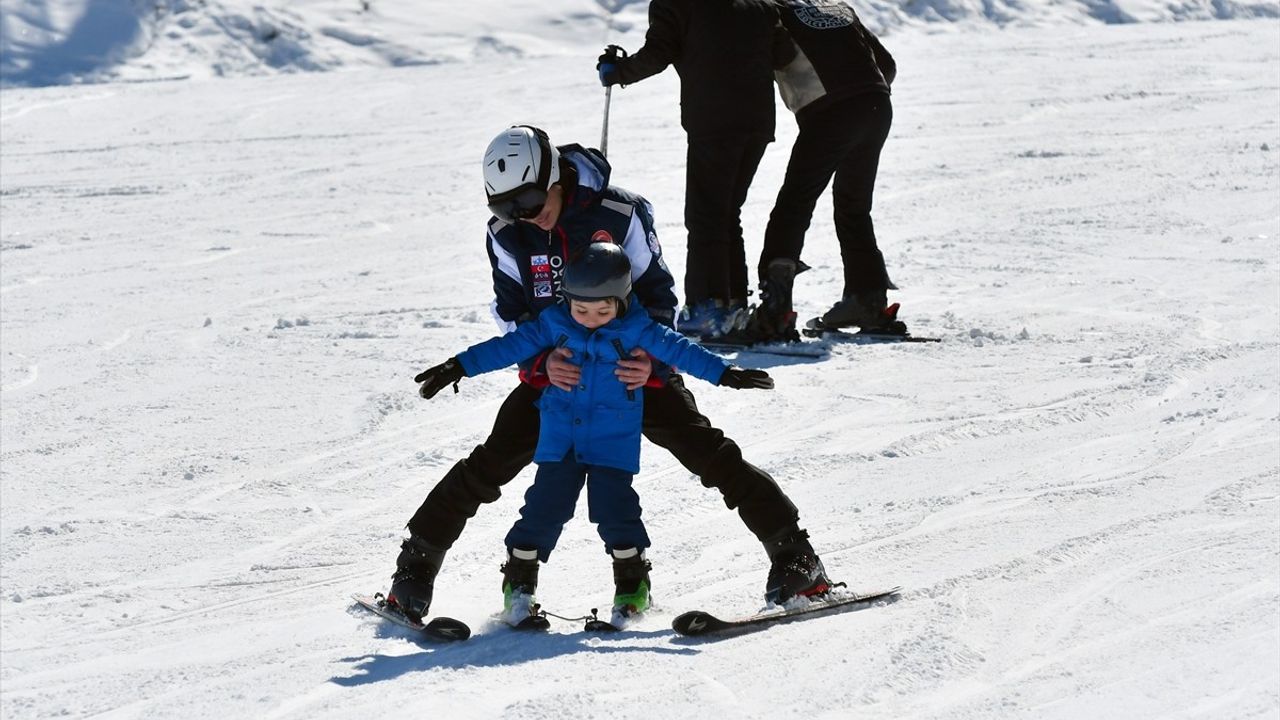 Sarıkamış Kayak Merkezi'nde Bahar Keyfi: Kayak Sezonu Devam Ediyor