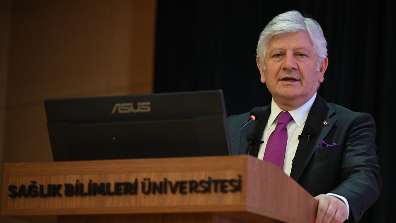 SBÜ'de 'Doğu Batı Paradigması Türk İslam Dünyasında Kadın' Konferansı Düzenlendi