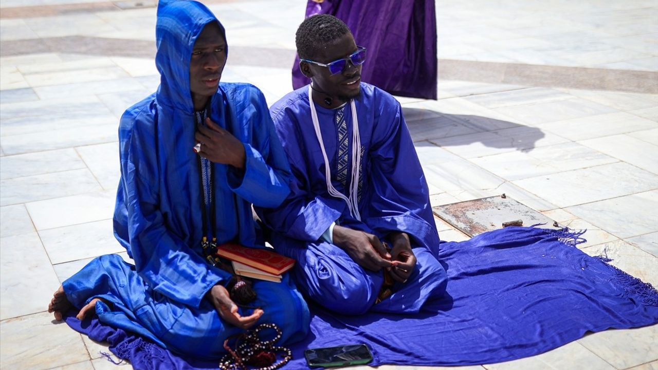Senegal'de Müridi Tarikatı, Ramazan'ın 20. Gününde Camileri Doldurdu