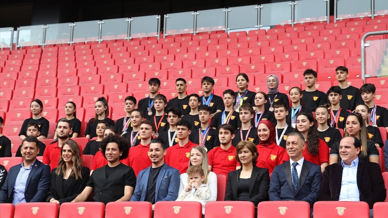 Servet Tazegül ve Serkan Tok, Göztepe'nin Tekvando Şubesini Yönetecek