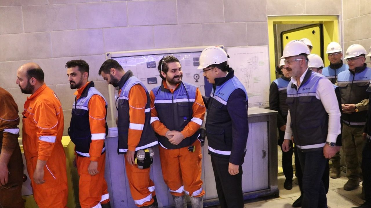 Siirt Valisi Kemal Kızılkaya'dan Madencilere İftar Ziyareti