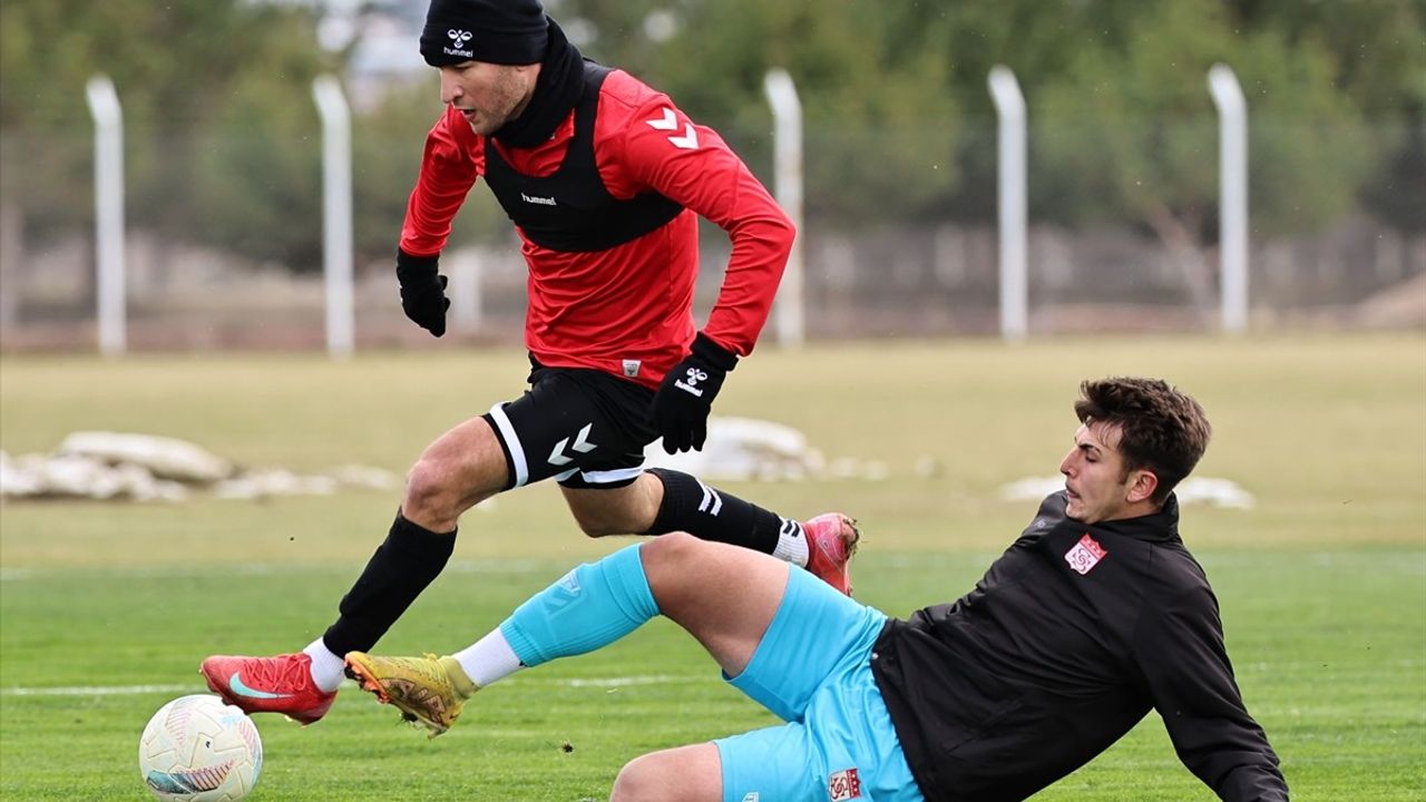Sivasspor, Adana Demirspor Maçına Hazırlıklarını Sürdürüyor