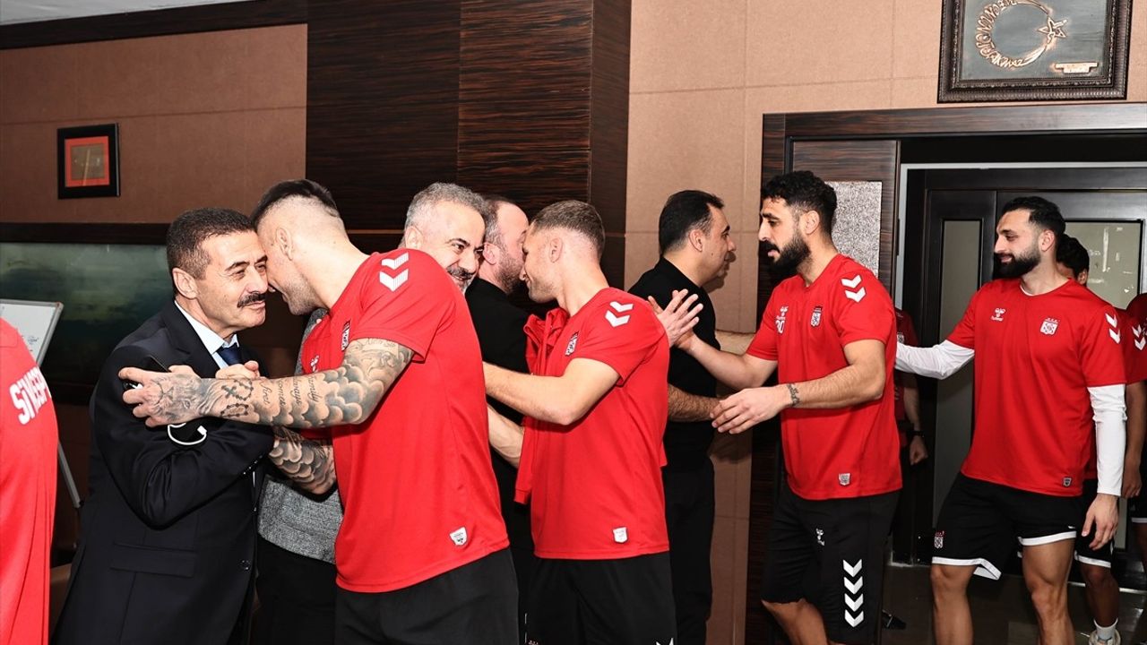 Sivasspor'da Ramazan Bayramı Bayramlaşma Programı Gerçekleştirildi