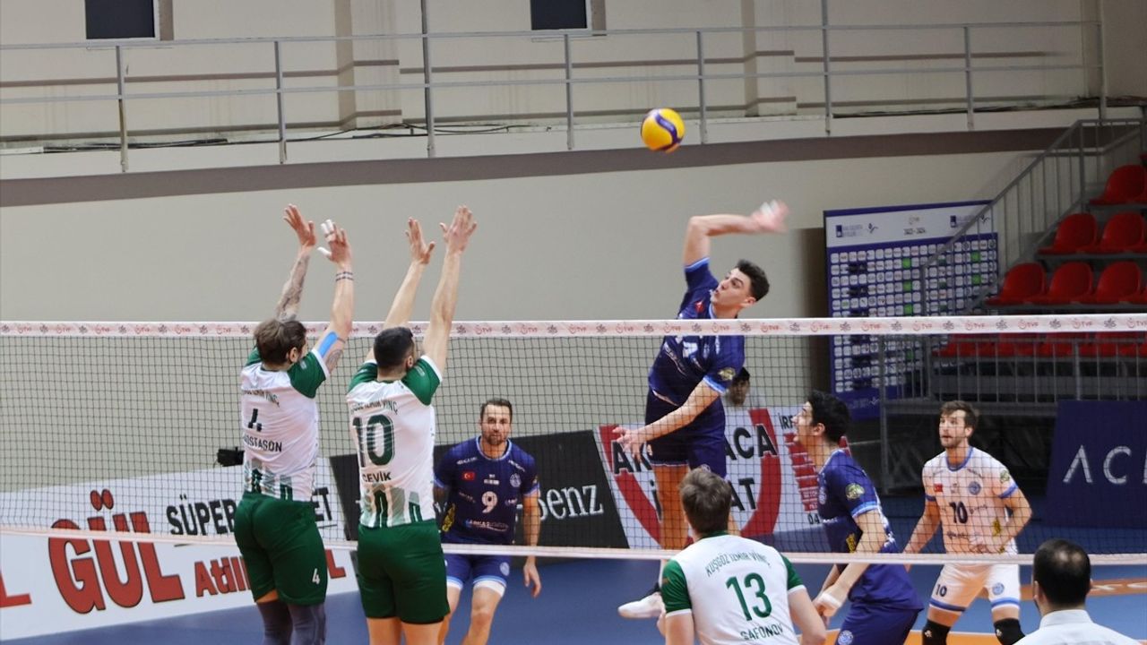 SMS Grup Efeler Ligi'nde Arkas Spor, Kuşgöz İzmir Vinç Akkuş Belediyespor'u 3-0 Yendi