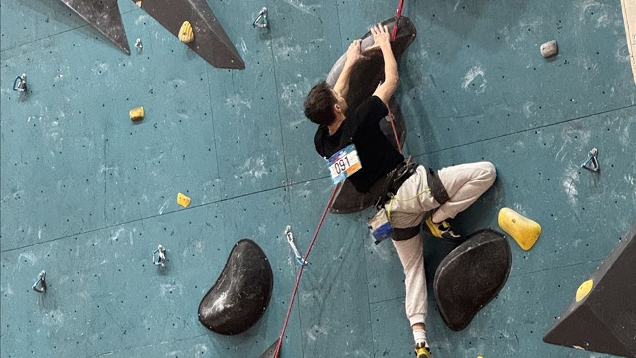 Spor Tırmanış Gençler Türkiye Şampiyonası Samsun'da Başladı