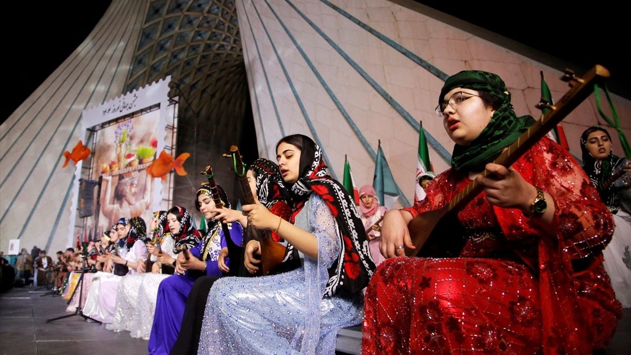 Tahran'da Uluslararası Nevruz Festivali'nin Açılışı Gerçekleşti