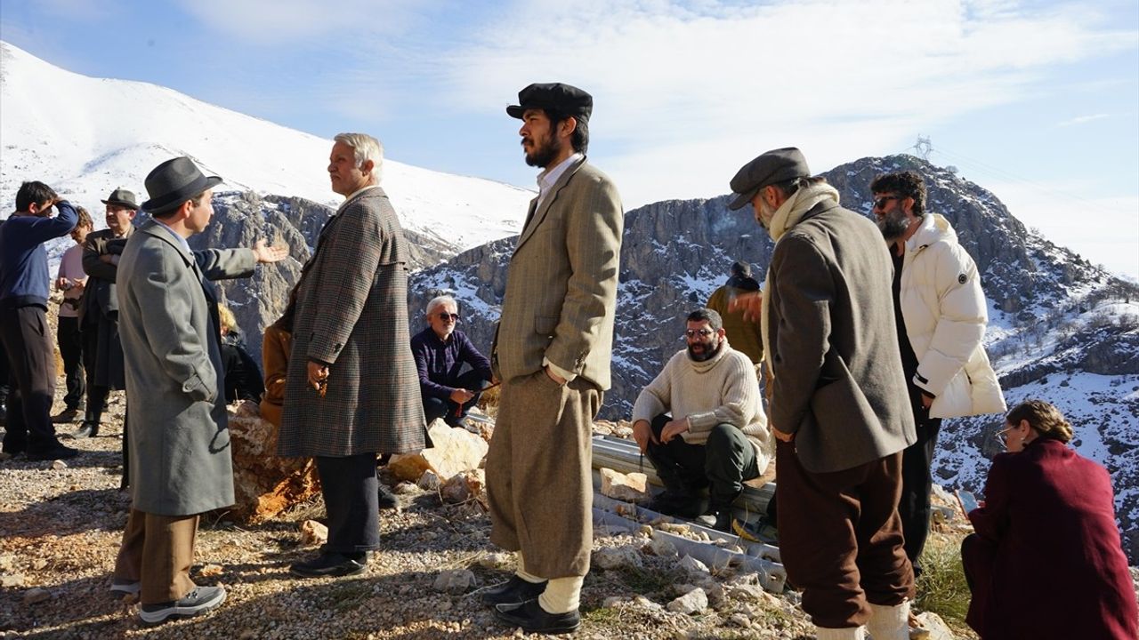 Talat Bulut, 'Mavi Kuş' Filmi Hakkında Düşüncelerini Paylaştı