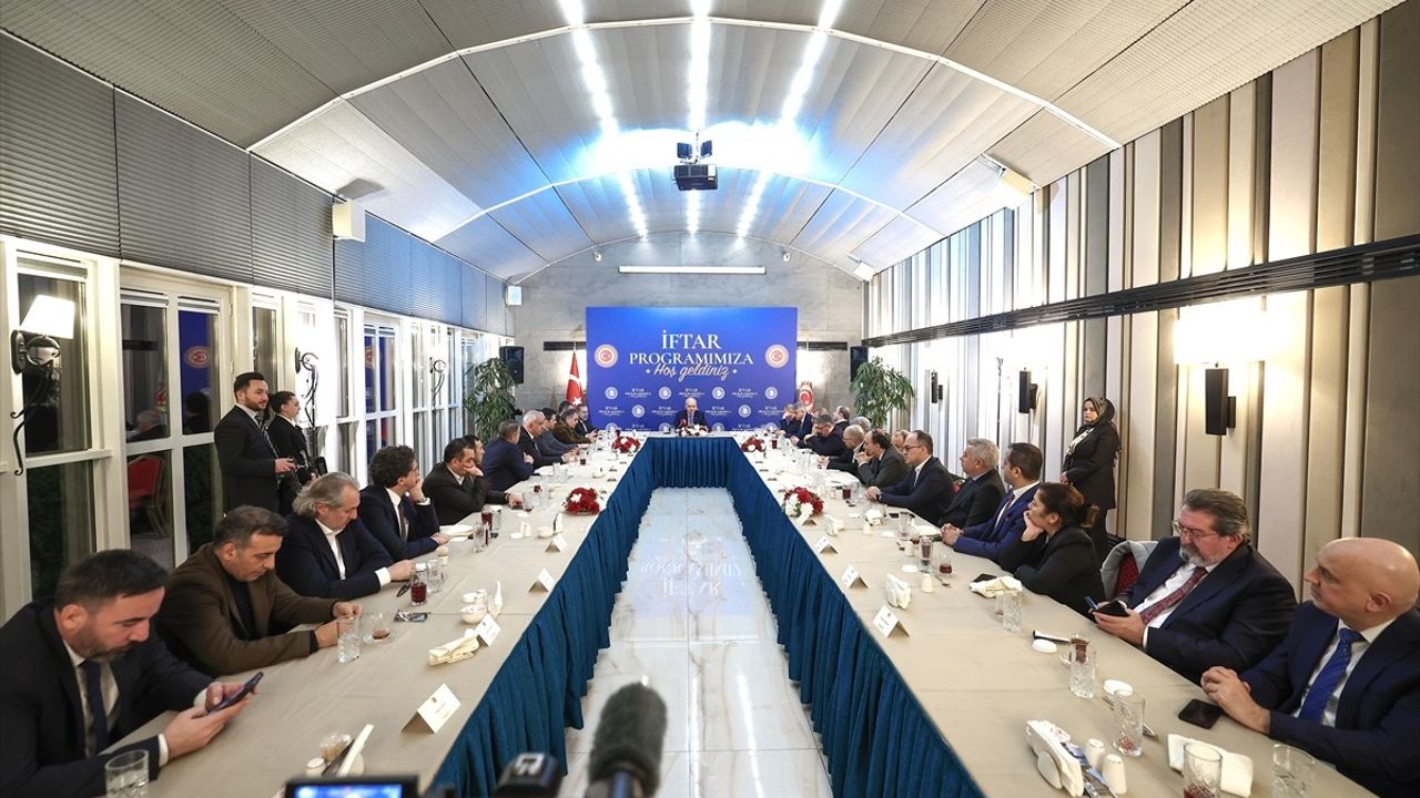 TBMM Başkanı Kurtulmuş, Medya Temsilcileriyle İftarda Terörsüz Türkiye Hedefini Vurguladı