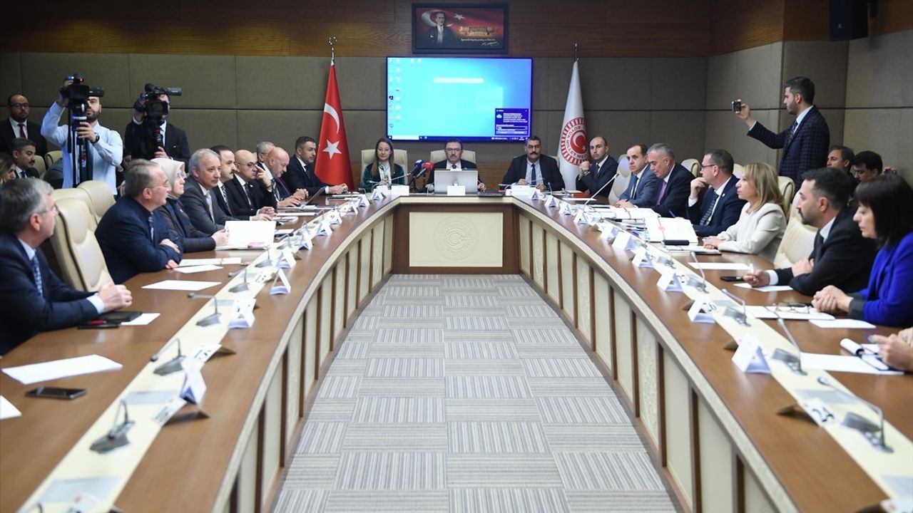 TBMM Komisyonu, Kartalkaya Kayak Merkezi Yangını için Turizm Temsilcilerini Dinledi