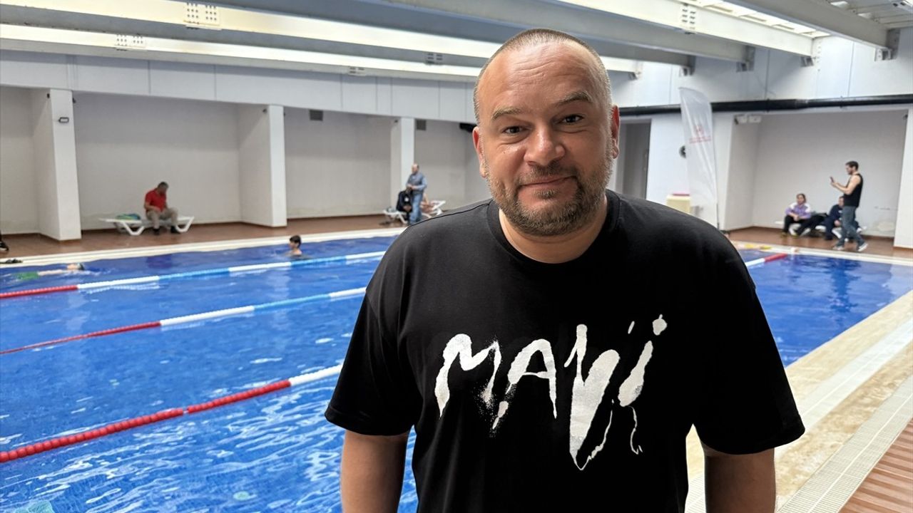 Tekirdağ'da Down Sendromlu Çocuklar Yüzme Yarışmasına Katıldı