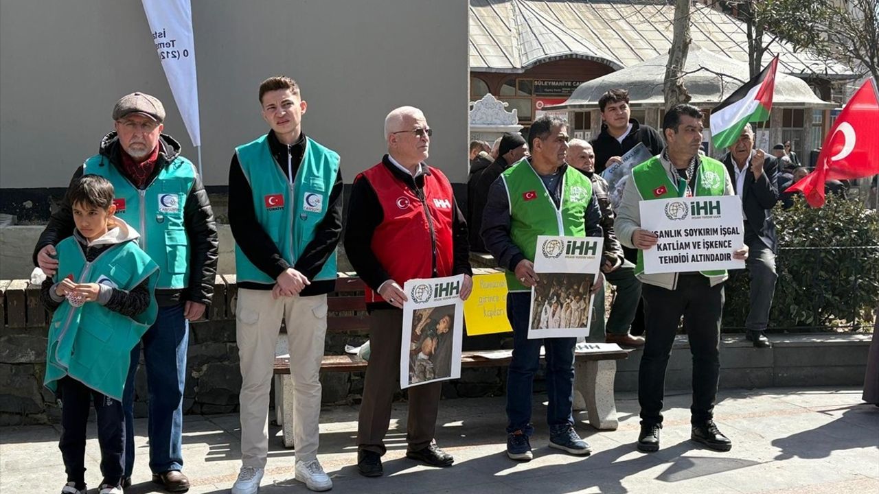 Tekirdağ'da Gazze Saldırılarına Yönelik Protesto Düzenlendi