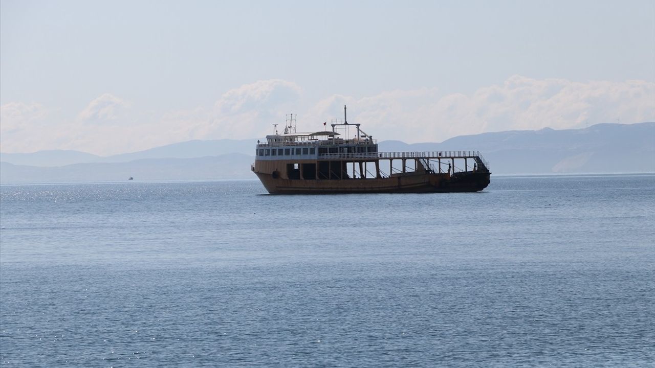 Tekirdağ'da Lodosun Etkisi Geçti, Deniz Ulaşımı Normale Döndü