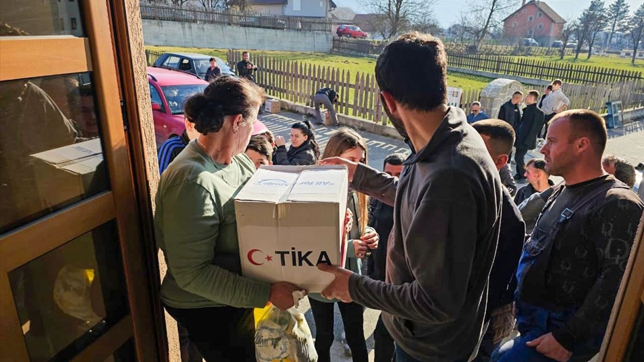 TİKA'dan Karadağ'daki İhtiyaç Sahibi Ailelere Gıda Yardımı