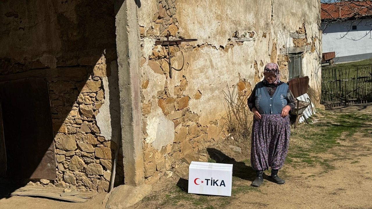 TİKA, Kuzey Makedonya'daki İhtiyaç Sahiplerine 57 Ton Gıda Yardımı Dağıttı