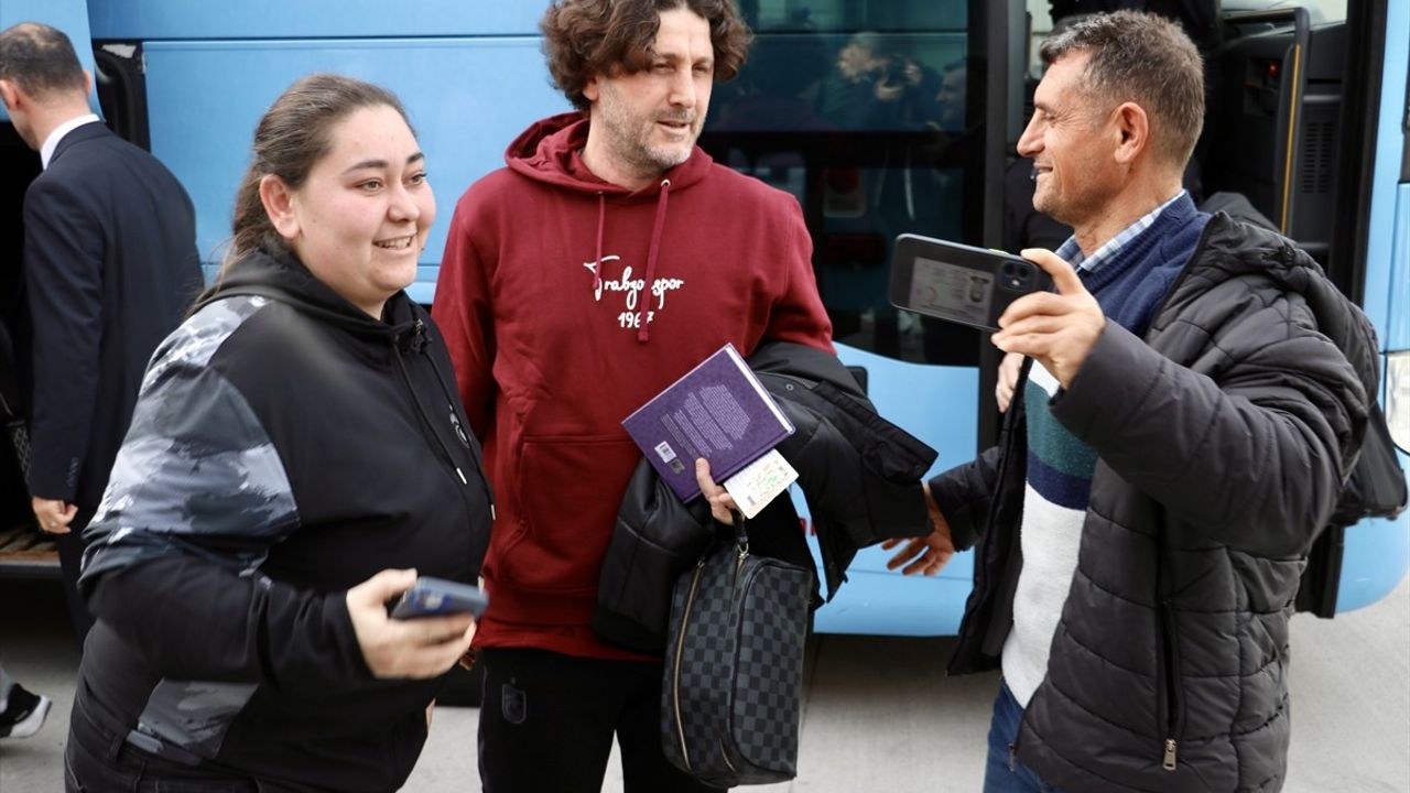 Trabzonspor, RAMS Başakşehir Maçı İçin İstanbul'a Gitti