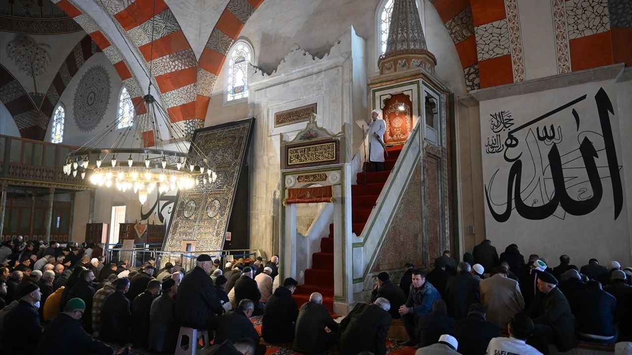 Trakya'da Ramazan'ın İlk Cuma Namazı İkmal Edildi