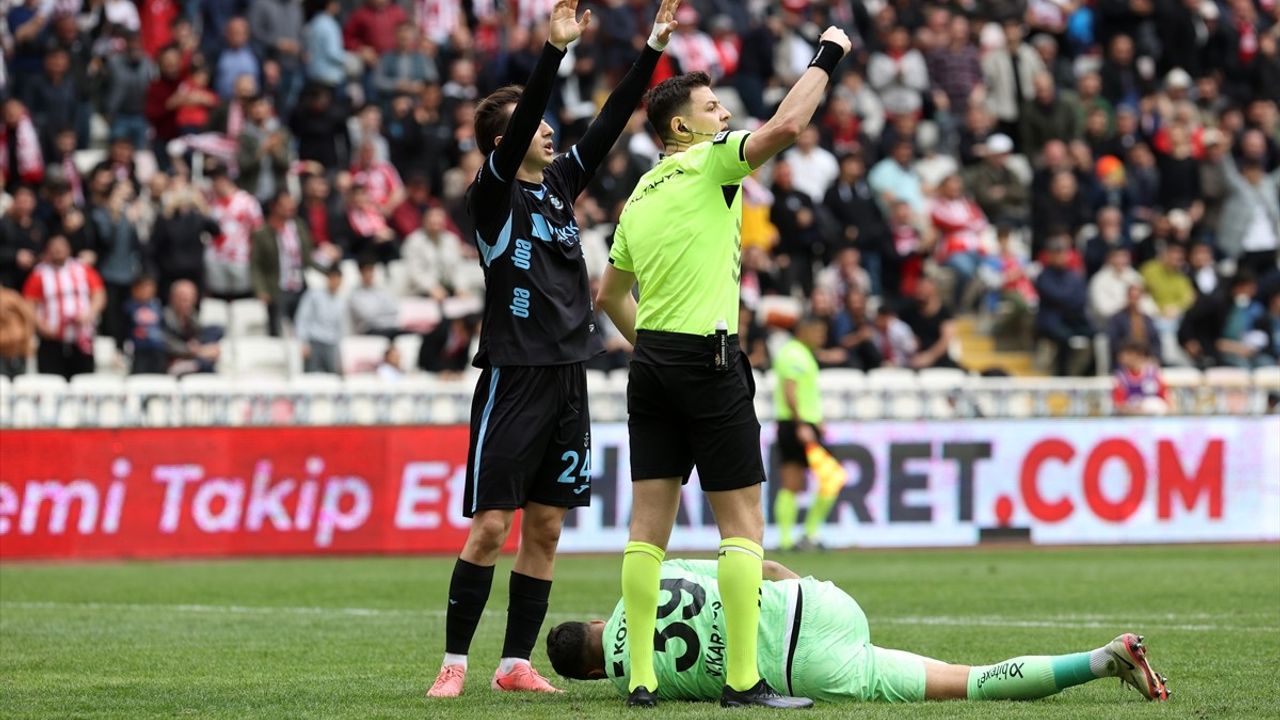 Trendyol Süper Lig: Net Global Sivasspor 5-1 Adana Demirspor