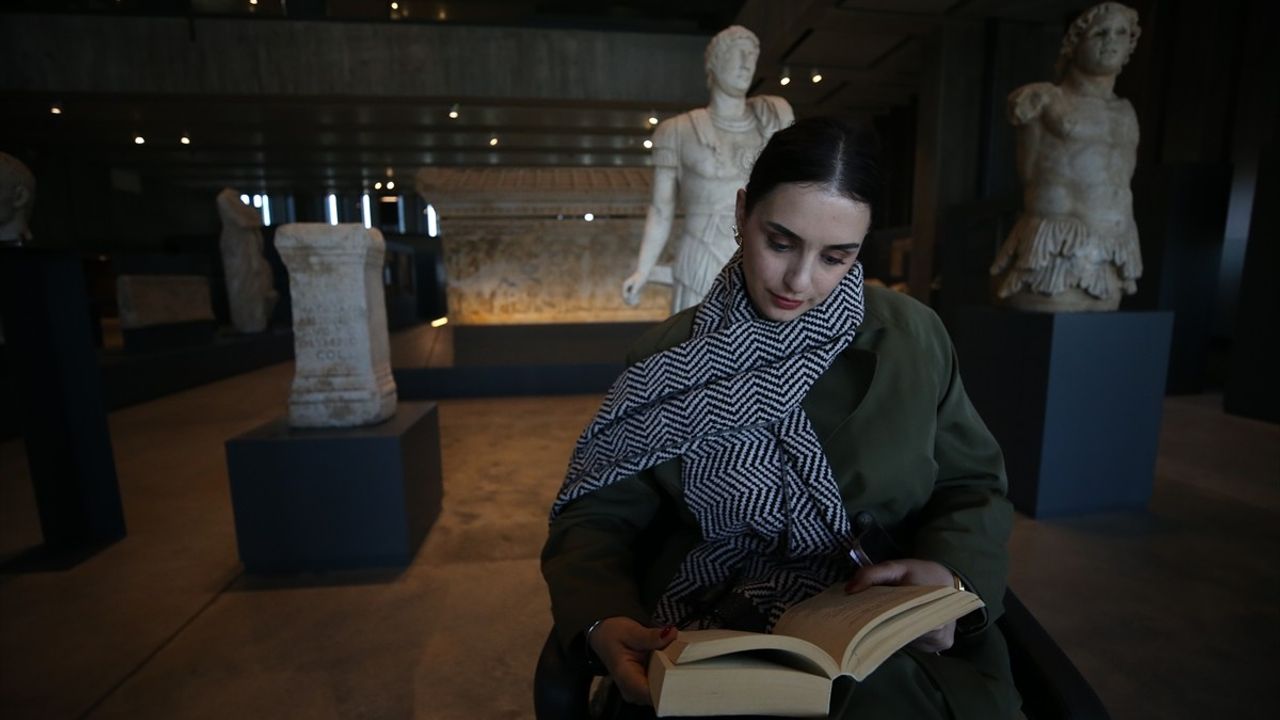 Troya Müzesi'nde 21 Mart Dünya Şiir Günü Etkinliği: İlyada Destanı Okunuyor
