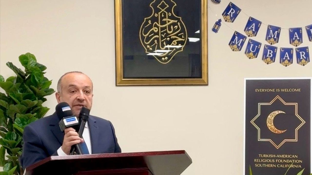 Türk Amerikan Diyanet Vakfı'nın Los Angeles'taki iftarı, Müslüman toplumunu bir araya getirdi