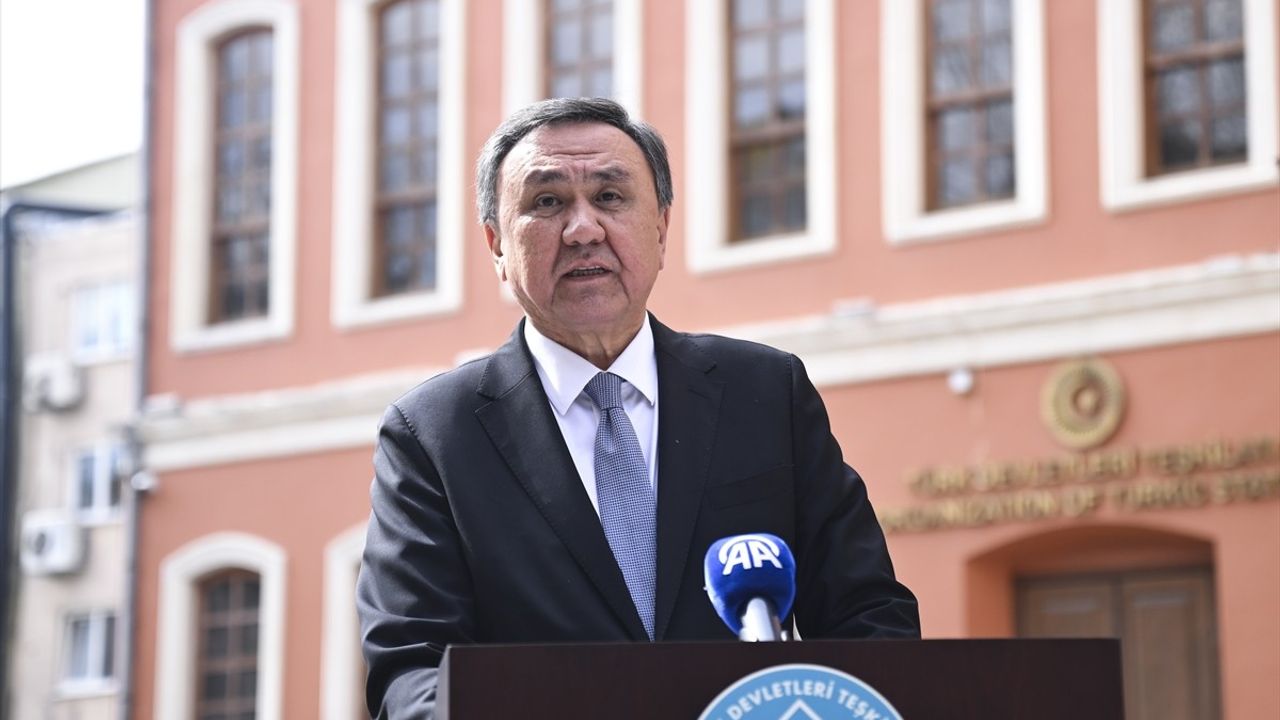 Türk Devletleri Teşkilatı'nın Yenilenen Bayrağı İçin İstanbul'da Tören Düzenlendi