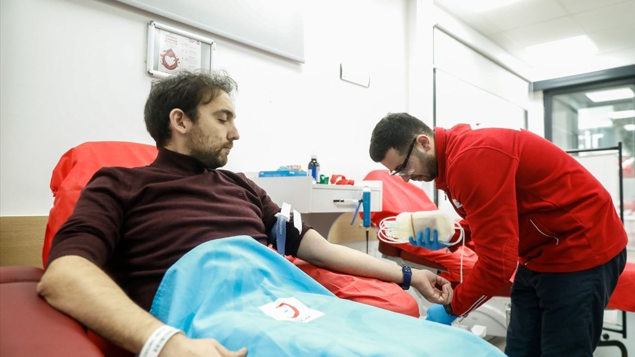 Türk Kızılay'dan İftardan Sonra Kan Bağışı Çağrısı