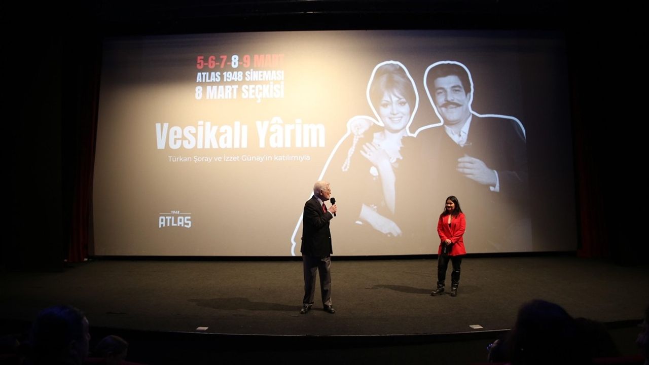 Türkan Şoray ve İzzet Günay, 57 yıl sonra 'Vesikalı Yarim' filmi için buluştu