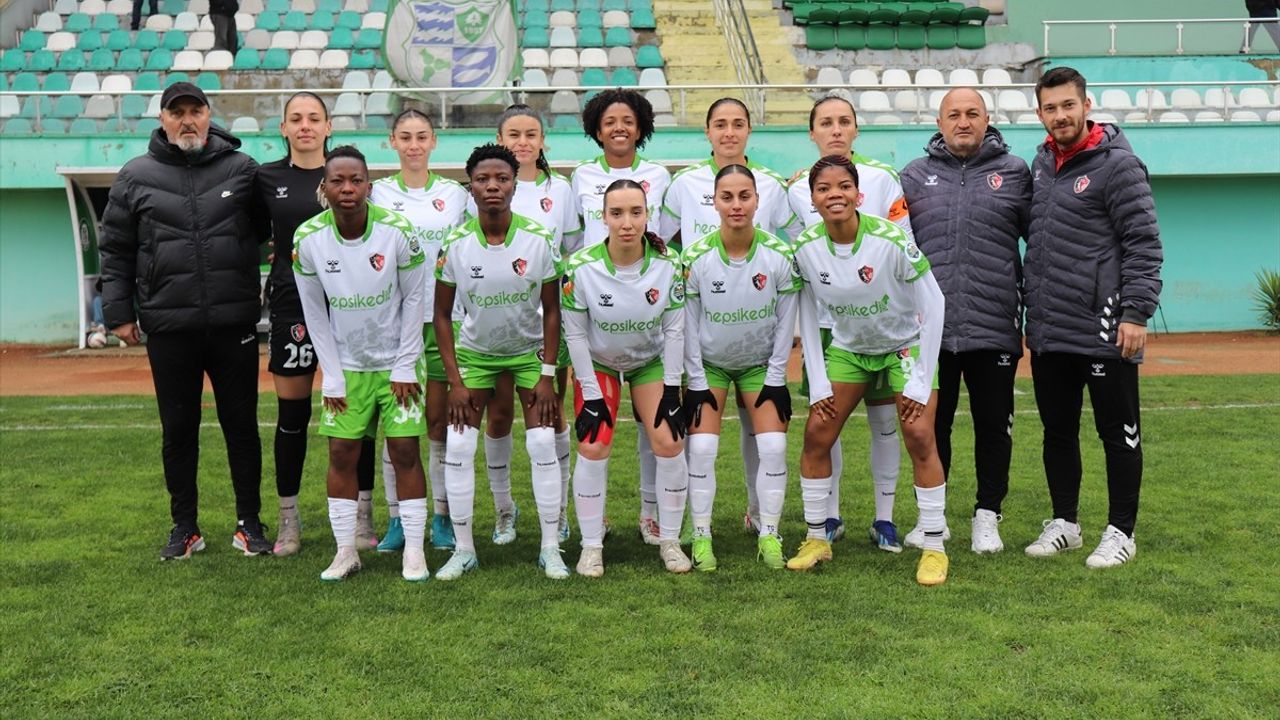 Turkcell Kadın Futbol Süper Ligi'nde Ünye ve Beylerbeyi 1-1 Berabere Kaldı