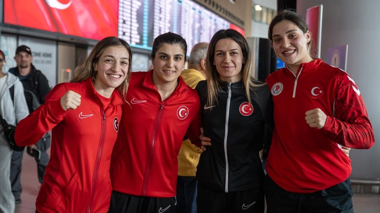 Türkiye Kadın Boks Milli Takımı, Dünya Üçüncüsü Olarak Yurda Döndü