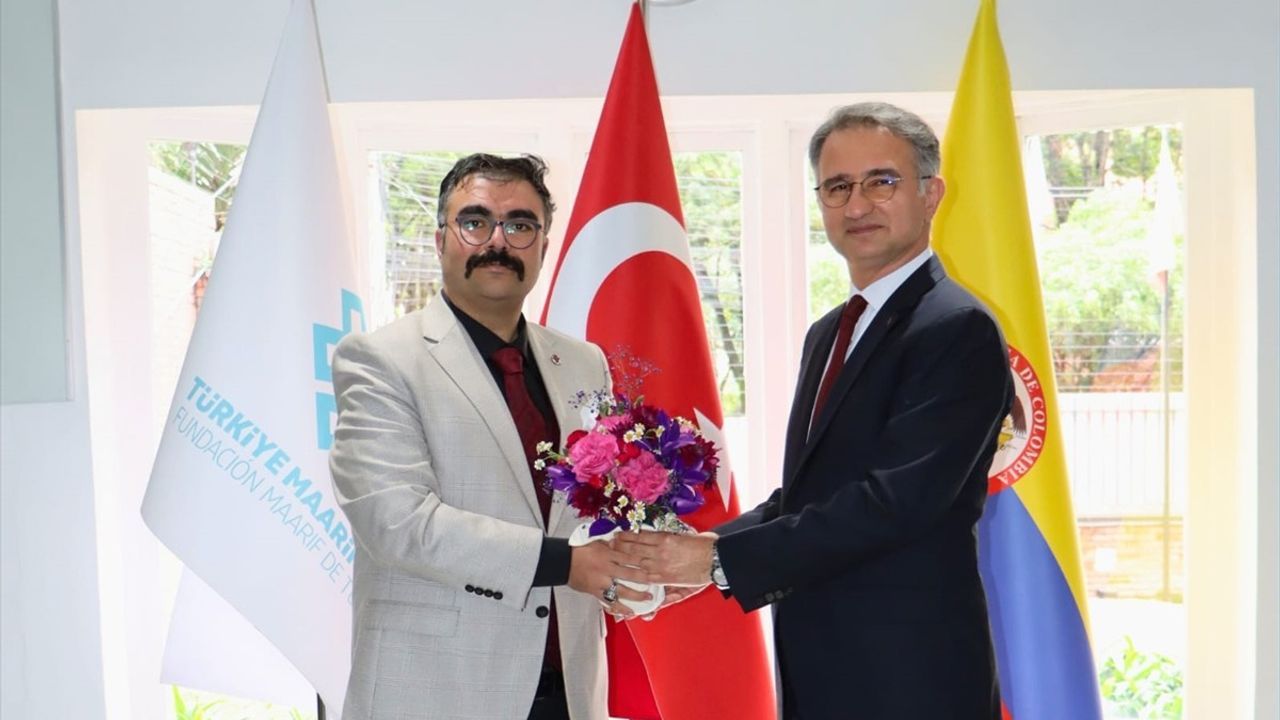 Türkiye Maarif Vakfı Kolombiya Temsilciliğinde Devir Teslim Töreni Gerçekleşti