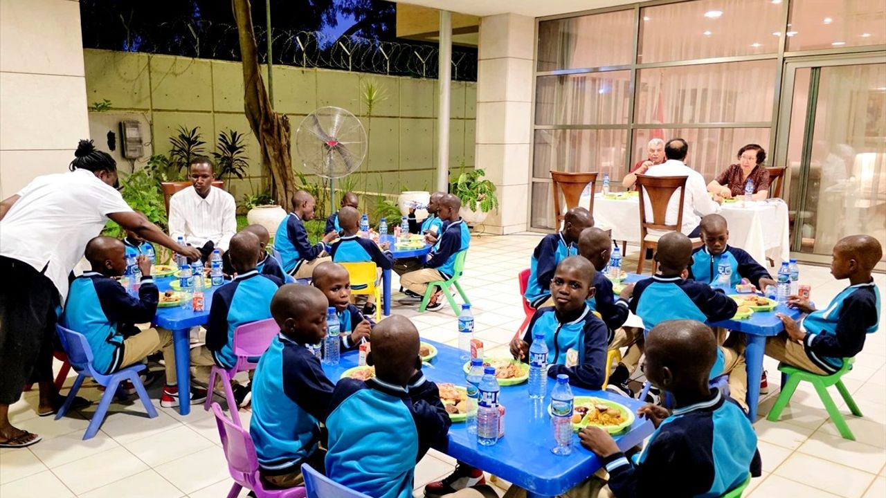 Türkiye'nin Abuja Büyükelçiliği, Nijerya'da İftar Programı Düzenledi