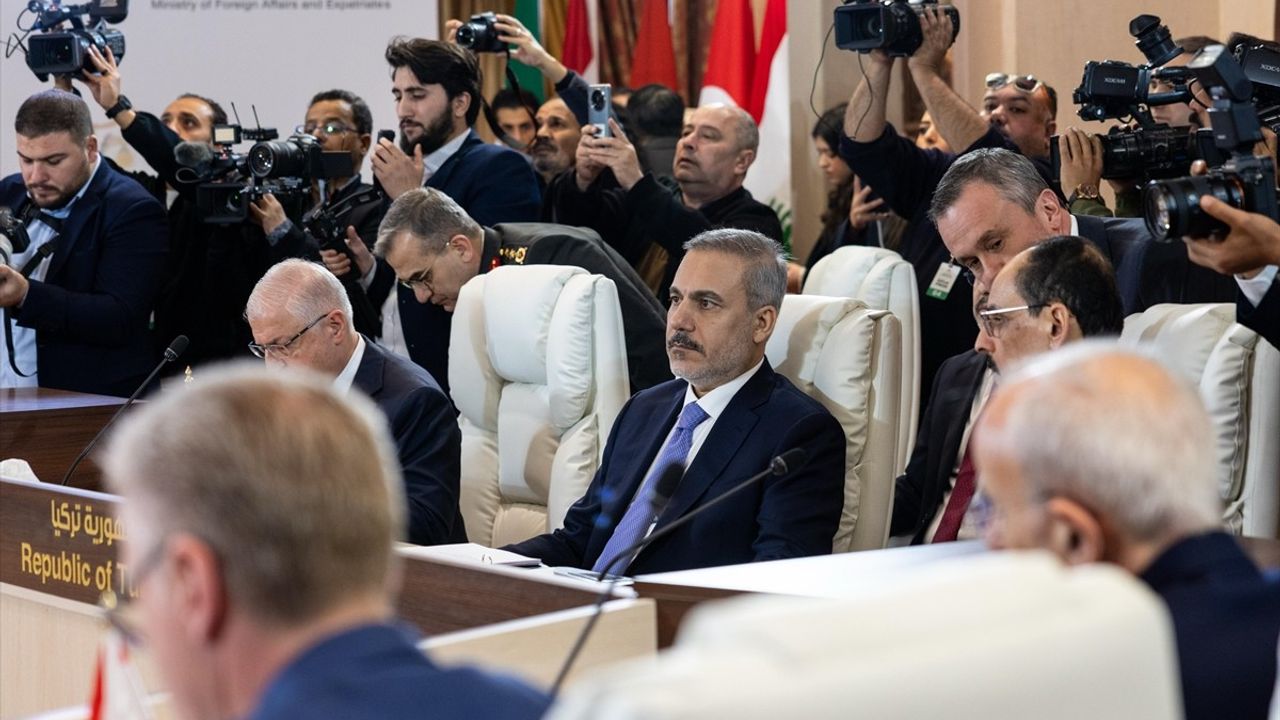 Türkiye, Ürdün, Irak, Lübnan ve Suriye Dışişleri Bakanları Amman'da Toplandı