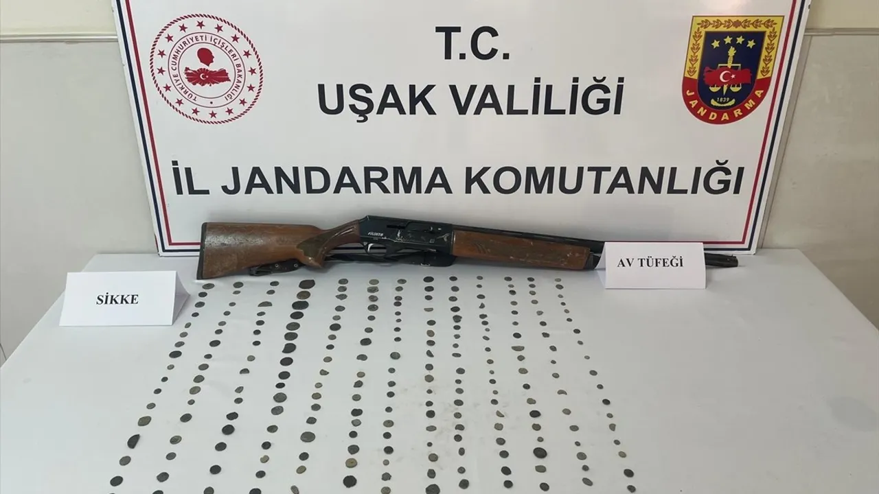 Uşak'ta 232 Tarihi Sikke Ele Geçirildi