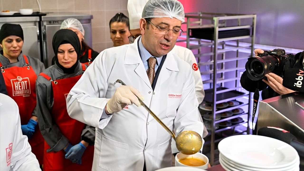 Üsküdar'da Kent Lokantası ve Kentsel Dönüşüm Bilgilendirme Ofisi Açıldı