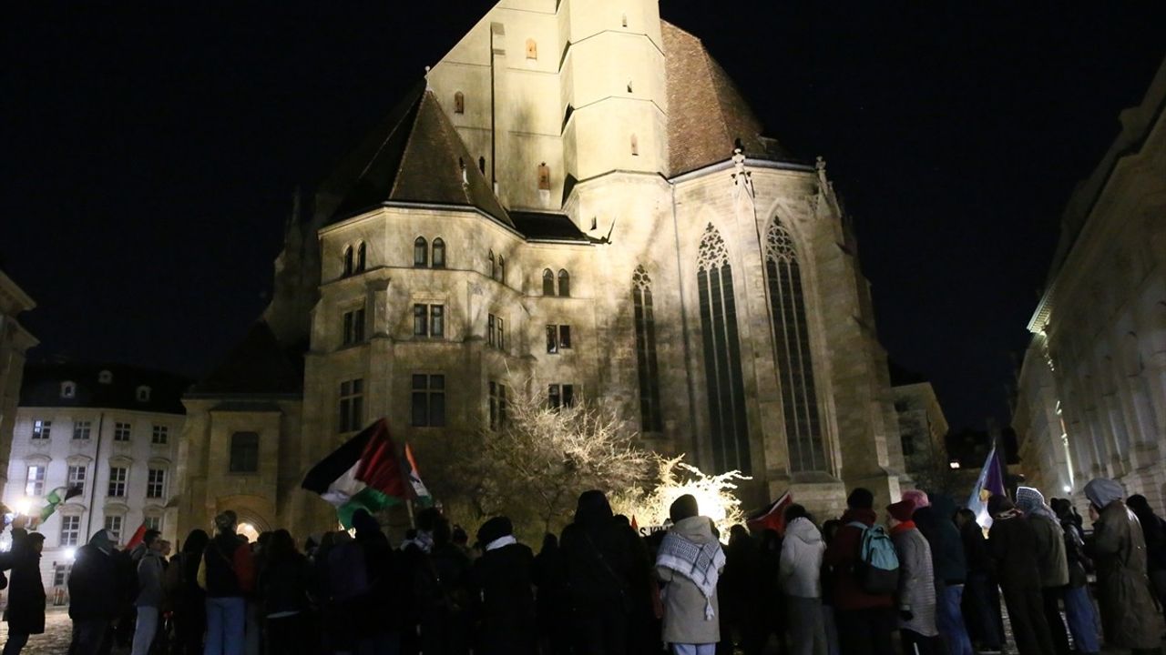 Viyana'da İsrail'in Gazze Saldırıları Protesto Edildi