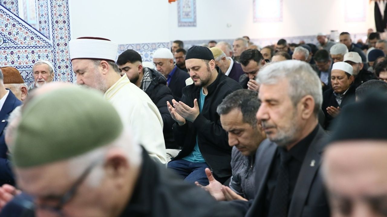 Viyana'da Ramazan Bayramı Namazı Coşkusu