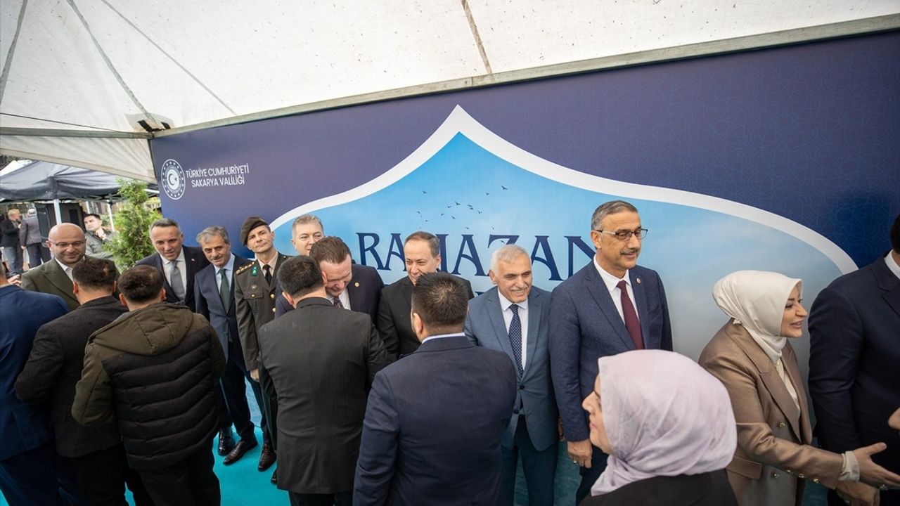 Yavuz ve Erdoğan, Sakarya'da Bayramlaşma Törenine Katıldı