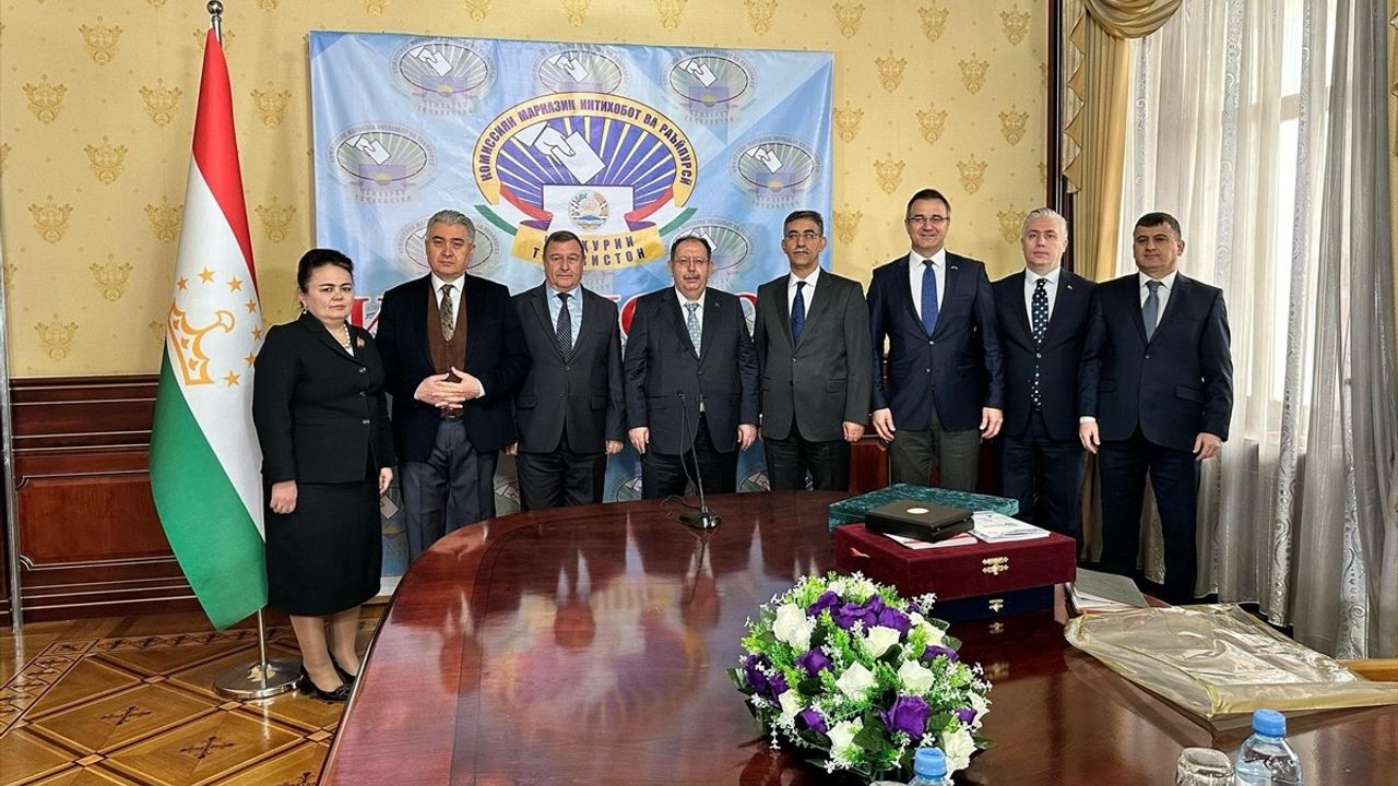 YSK Başkanı Ahmet Yener, Tacikistan'da Parlamento Seçimlerini İzliyor