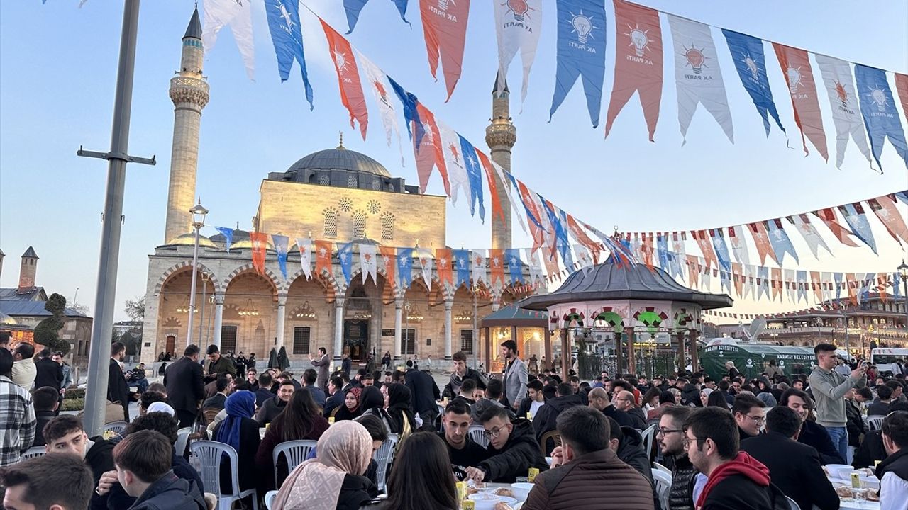 Yusuf İbiş: AK Parti, Gençlerin Geleceğine Yön Veriyor